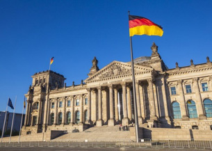 Khó tin: Nước Đức gặp khó khăn do... dư thừa điện năng Gió và Mặt trời