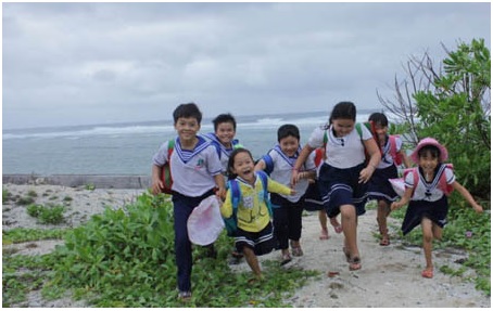Trẻ em- những cư dân nhí- trên đảo Trường Sa Lớn