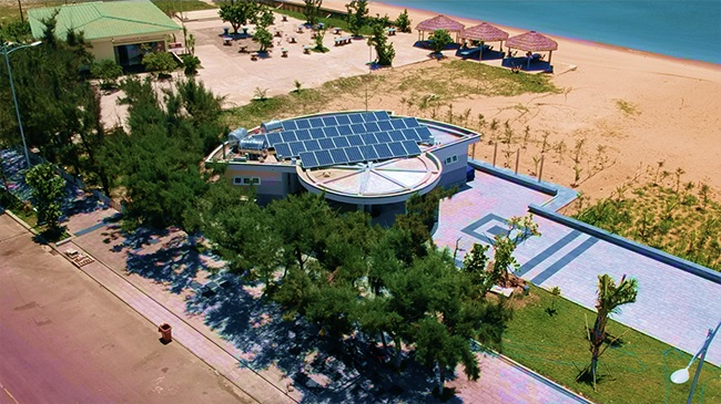 Điện mặt trời khoác thêm màu “xanh” cho tuyến đường ven biển Phú Yên